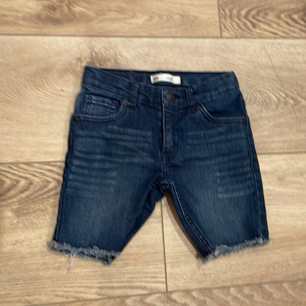 LEVI’S shorts